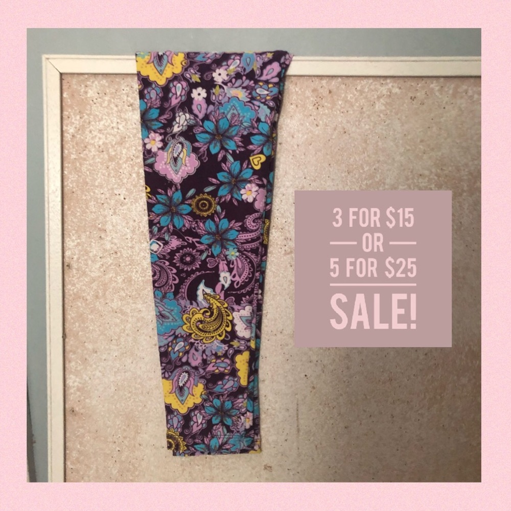 LuLaRoe Leggings Purple with Flowers YOGA soft